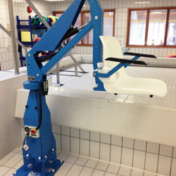 F100M, static pool lift for disabled access