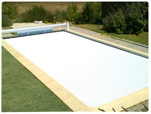 Abriblue manual pool cover