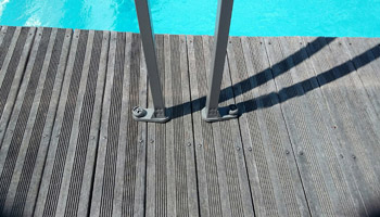 Celeste flat pool enclosure supporting legs Celeste flat pool enclosure supporting legs