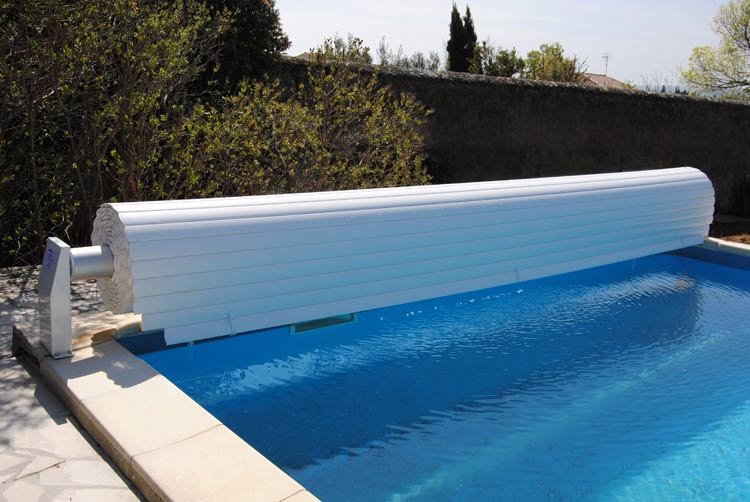 Safety Roll automatic pool cover 