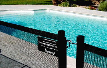Latch system NORA flexible protective pool barrier Latch system NORA flexible protective pool barrier