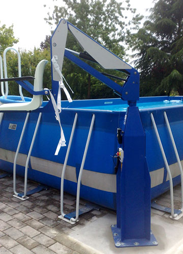 F100 static pool lift in raised position F100 static pool lift in raised position