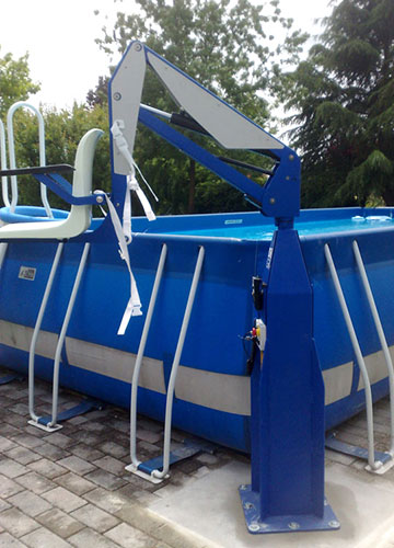 F100 static pool lift in raised position