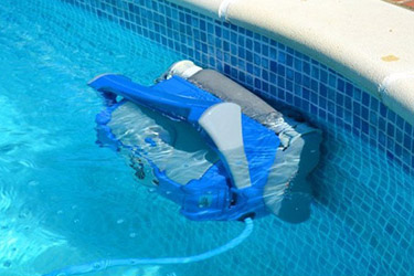 Aquabot Typhoon Junior Top in situ Aquabot Typhoon Junior Top in situ